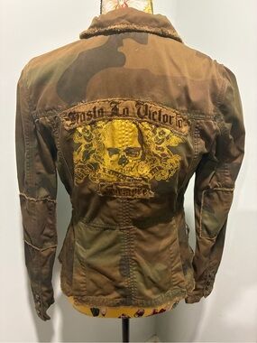 TRIPLE FIVE SOUL Y2K Distressed Camo Jacket with Yellow Skull Graphic Small